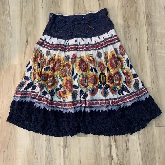 Dresses & Skirts - Monroe & Main floral maxi skirk with‎ lace trim boho Size Large